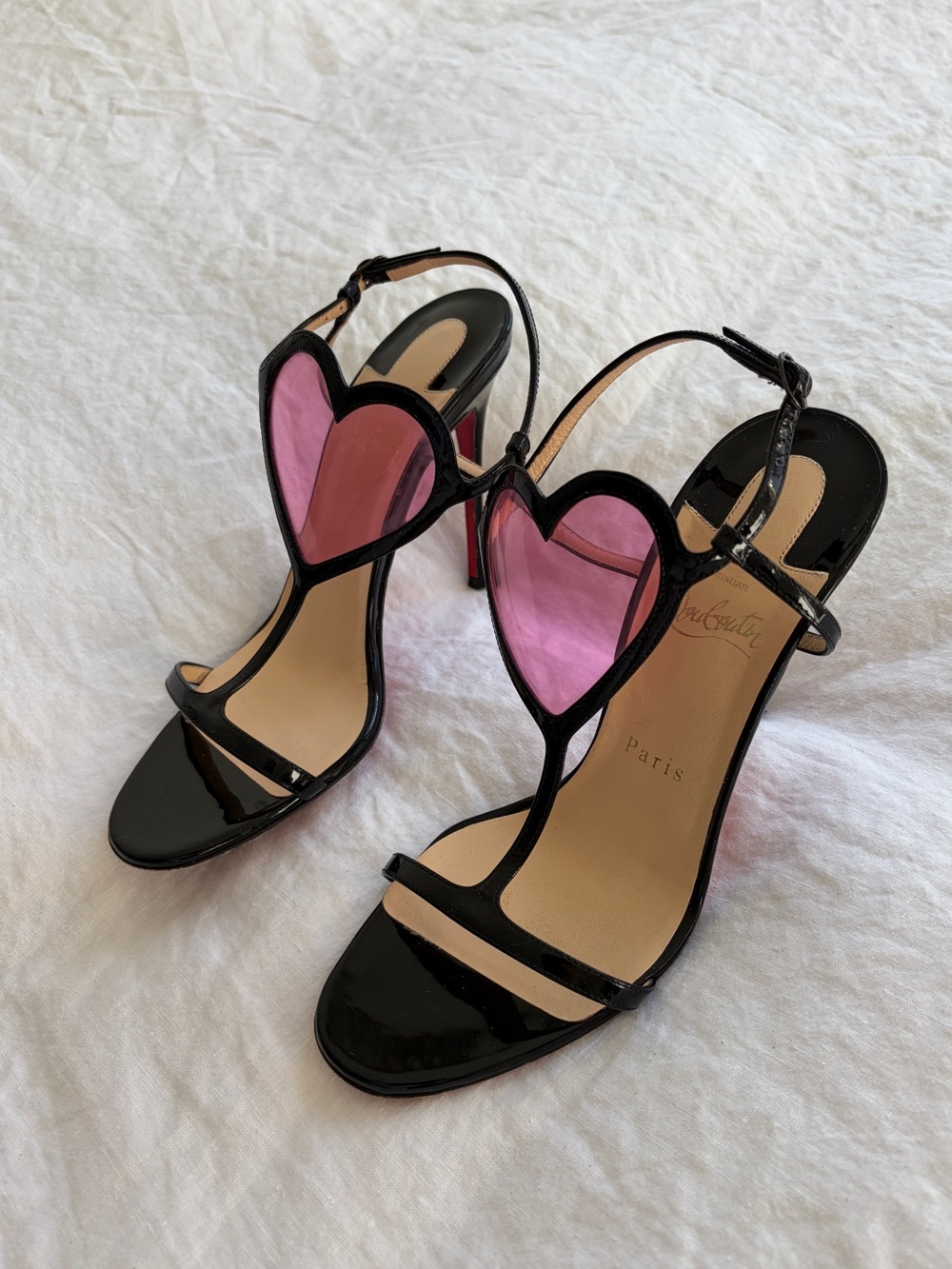 Christian Louboutin Cora Heart Patent Leather T Strap Thong Heels Black Pink - Picture 2 of 10